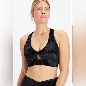 Fabletics Women’s Black Crushed Velour Oasis Twist Sports Bra - Est. M